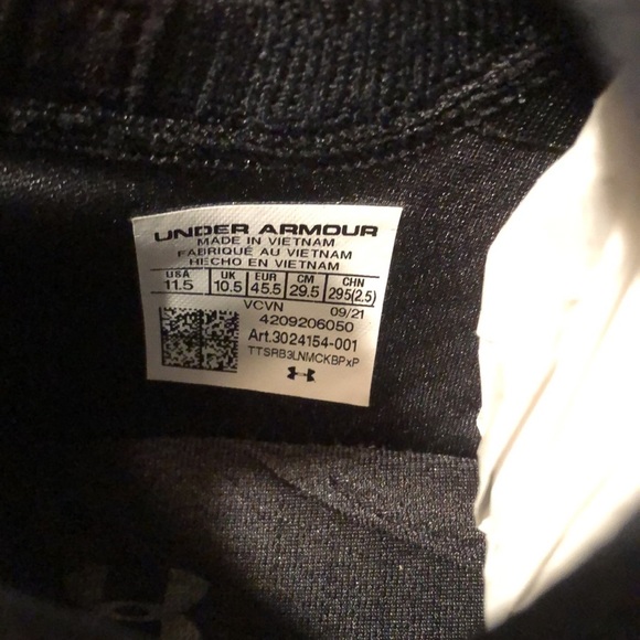 UNDER ARMOUR Mens Hovr Phantom 2 Perfomance Sneakers Black - Picture 8 of 11